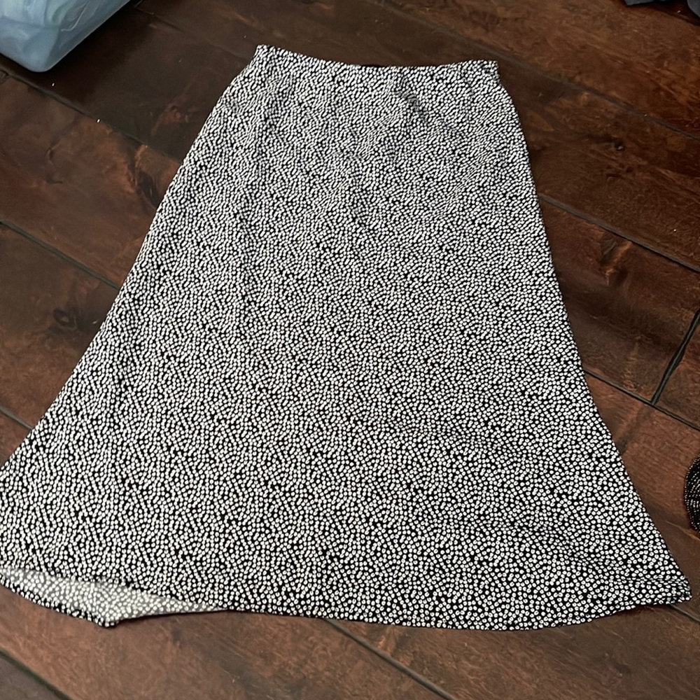 MIDI satin skirt size small black and white